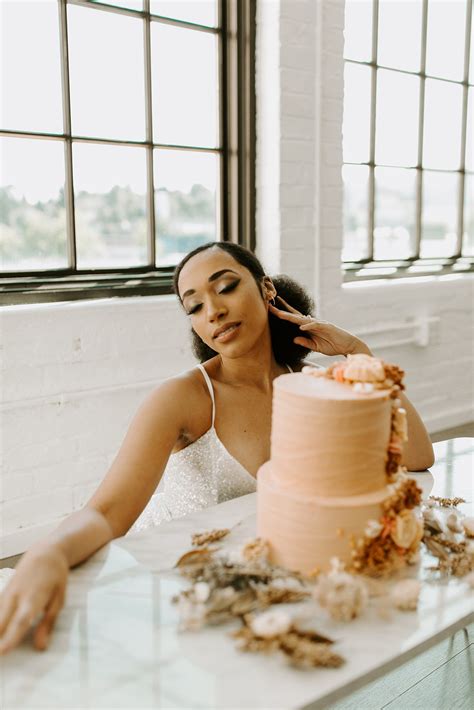 Editorial chic bridal portraits in portland studio – Artofit