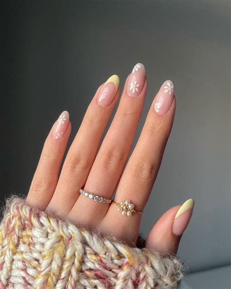 20+ Stunning Winter Nail Ideas to Try This Season