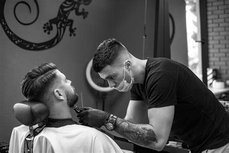 Атмосфера - DIKIY Barbershop - барбершоп Одесса, мужская парикмахерская