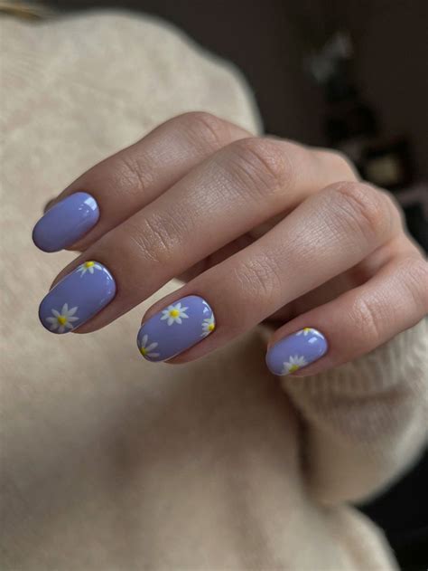 Ромашки маникюр | Nails, Beauty