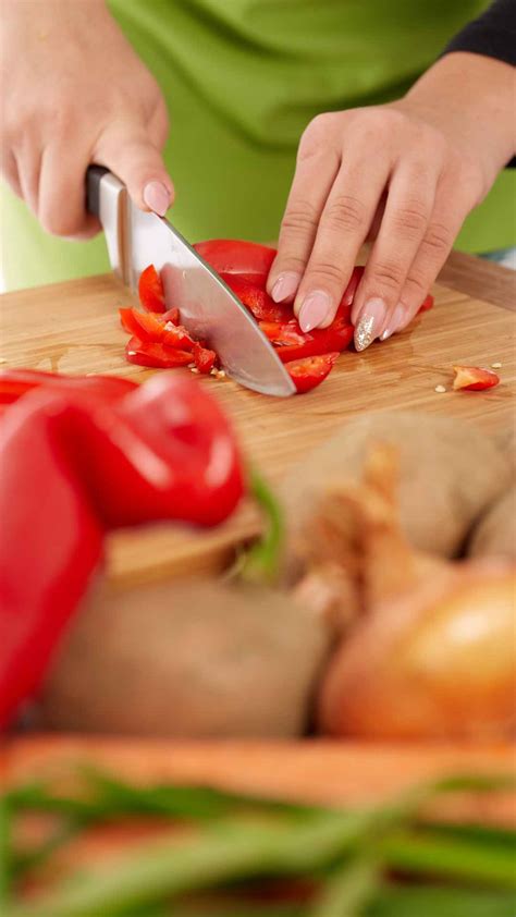 Slice, Dice, Chop: Know Your Kitchen Knives
