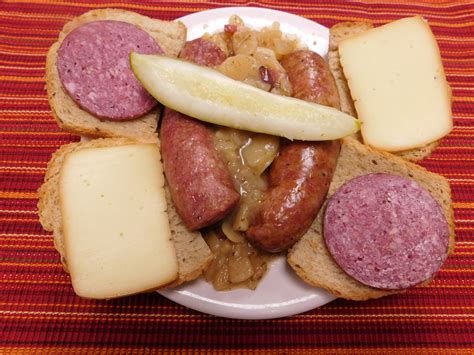 Menu — Dutchman's Hidden Valley