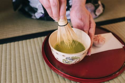 京都：抹茶と和菓子で楽しむ伝統茶道体験