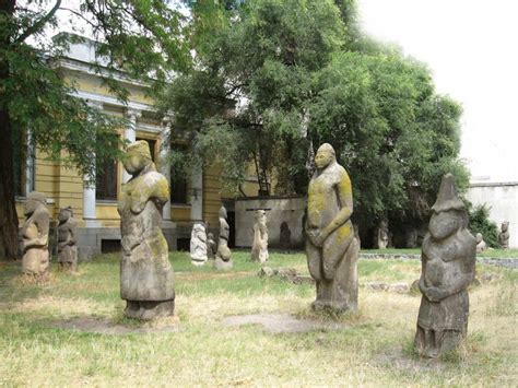 Кам'яні баби, Дніпро — фото, опис, адреса