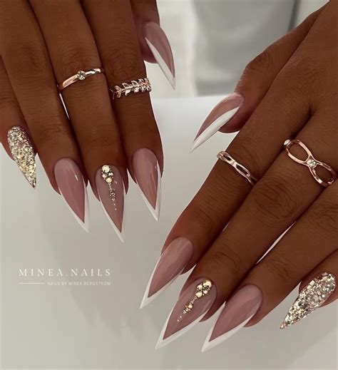 44 Glitter & Shimmy Winter Nails 2023 trends to wear now - Page 2 of 2
