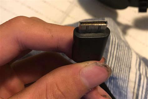 How To Take Cable Out Of Oculus Rift | CitizenSide