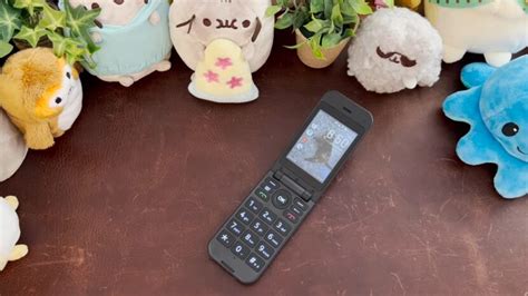 Stay Connected, Stay Comfortable: Best AT&T Flip Phones for Senior ...