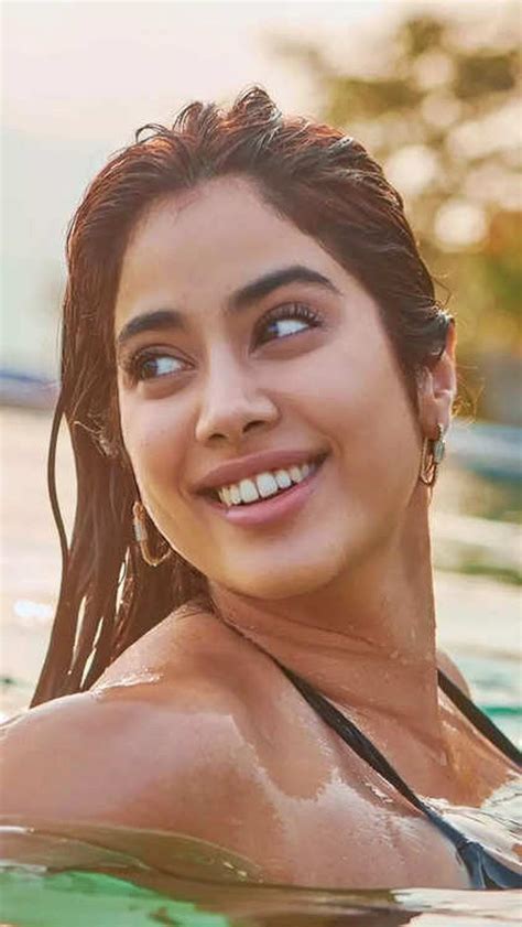 Bollywood Beach Beauties,বলিউডের বিচ সুন্দরীরা - bollywood actresses