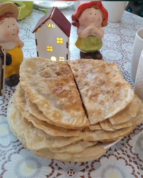 Как сделать сочные вкусные чебуреки - YouTube