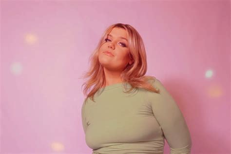 Lizzie Hosking Unveils Latest Effort ‘Stress You Out’ – Mesmerized