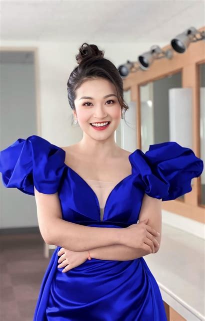 soprano   hoa launches singing   waves  trip