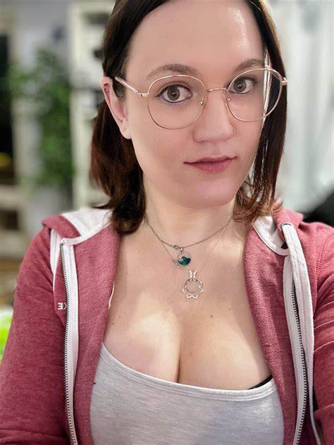 The selfie camera is being kind lately so here’s another one 🤳! : r/selfie