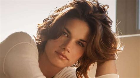 10 Things You Didn't Know About the Hottest Women Celebrities. - 2mjuwj7