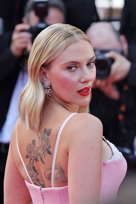 Scarlett Johansson shows off stunning back tattoos in pink gown at ...