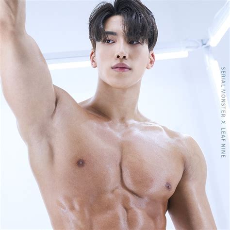 Pin de 斯 年 en Muscular handsome guy | Chicos coreanos atractivos ...