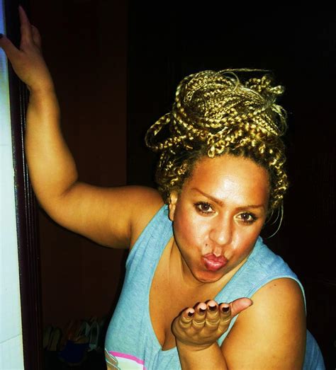 MISS-K.COM: MISS-K BLOWS YOU A KISS GOODNIGHT