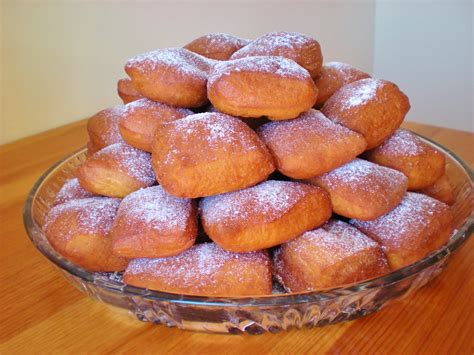 Free Images : dessert, bread, bun, pastries, powdered sugar, eating ...