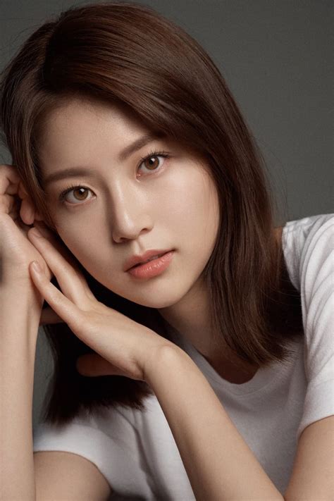 Gong Seung-yeon - Profile Images — The Movie Database (TMDB)