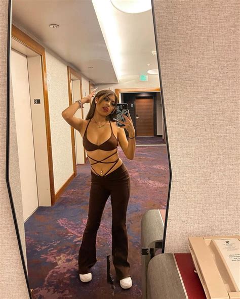 Desiree Montoya - Live Stream Video and Photos 09/28/2021 • CelebMafia