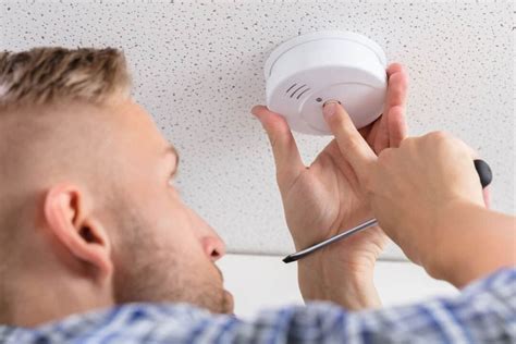 How To Silence Your Smoke Alarm Easily In 3 Steps