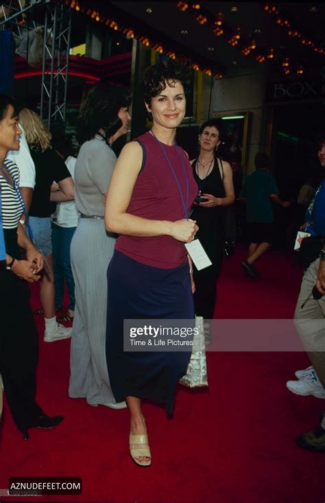 ELIZABETH VARGAS Feet - AZNudeFeet