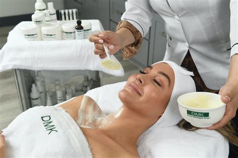 Masque DMK Skincare: la rivoluzione nella cura della pelle - Le ...