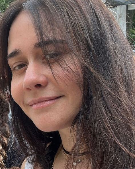 Alessandra Negrini posta de calcinha em Nova York