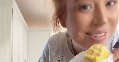Woman's cooking hack 'terrifies' people as she measures out butter with ...