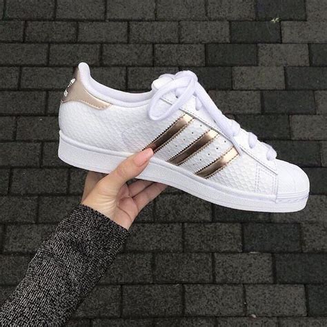 Wo kann man diese Adidas Superstars kaufen? (rosegold)