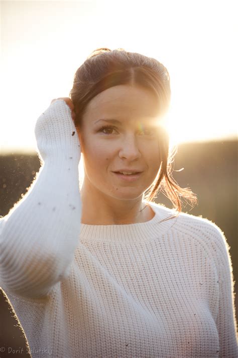 Suloinen Ella - Paikka auringossa