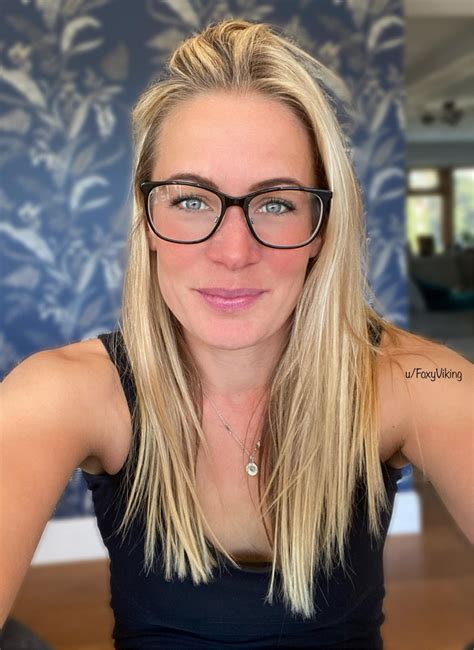 Wanna spend your evening with me? : r/maturemilf