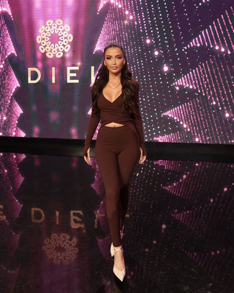 Xheneta Fetahu | A jeni gati? @ediell_topchannel | Instagram