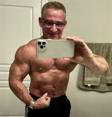 Melinda Lindmark bicep size?