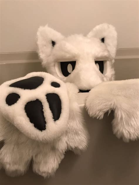 Pin de Laura em Changed cosplay | Esboços bonitos, Criaturas fofas ...