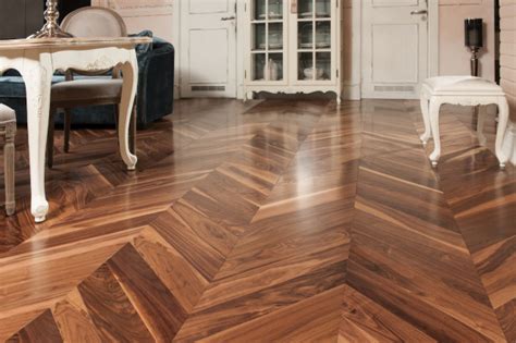 Паркет "Французская елка". Орех традишинал - Transitional - Living Room ...