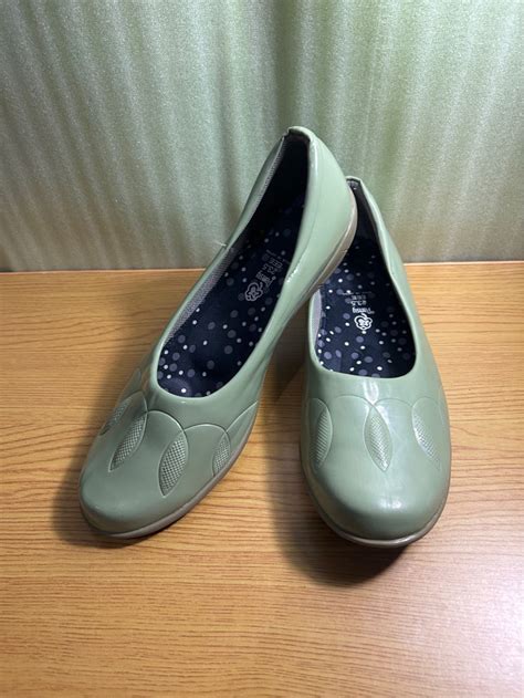 Pansy Shoes, Women's Fashion, Footwear, Flats & Sandals on Carousell