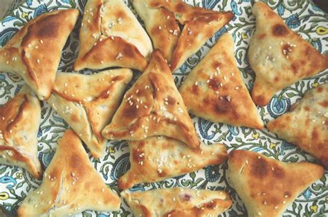 פטאייר, המאפה שניצח את אוזני המן - בלושה in 2024 | Foodie recipes, Food ...