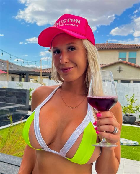 Cheyenne Swenson Modeling... - Cheyenne Swenson Modeling