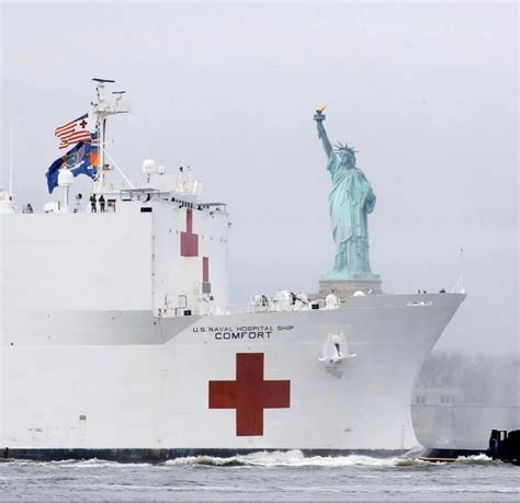 The hospital ship USNS Comfort arriving in New York - FeedBox