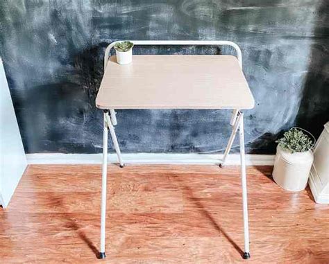 7 Space-Saving Folding Desks - Vurni