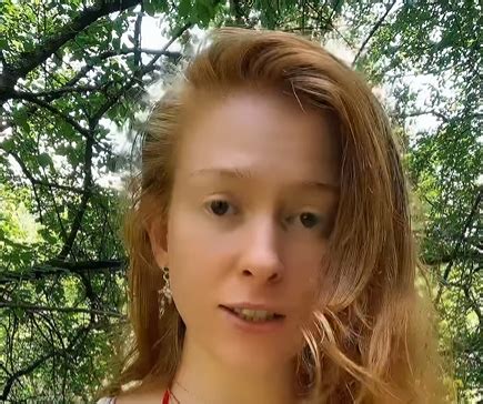 Imogen Lucie Your strawberry flame - Age, Wiki, and Boyfriend