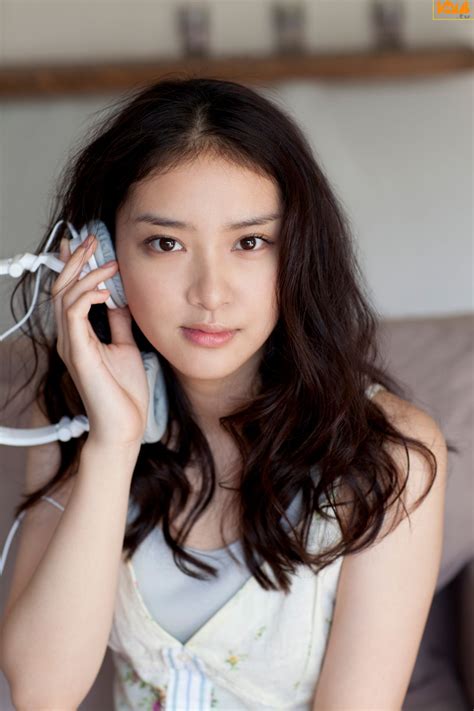 [Bomb.tv套图] 武井咲 2012年02月號 Emi Takei 日本性感美女[38P] - 小白铺子