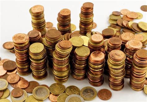Житель Великобритании нашел клад с древними монетами на 2,6 млн рублей ...