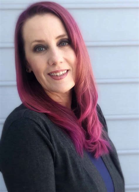 Sara Willis's Instagram, Twitter & Facebook on IDCrawl