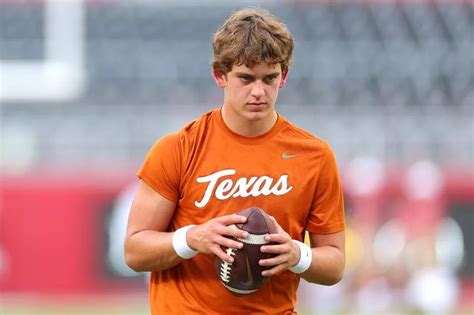Texas Longhorns football - News, pictures and video - The Mirror US