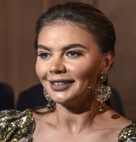 Vladimir Putin, ora anche gli amici dell'amante Alina Kabaeva intervengono