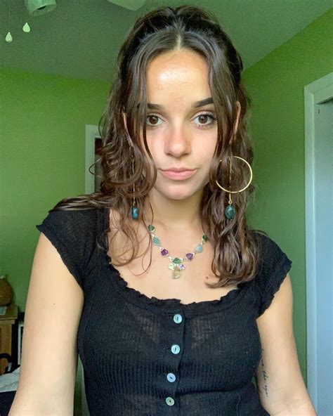 Leyla Ingalls : r/HotFemaleComedians