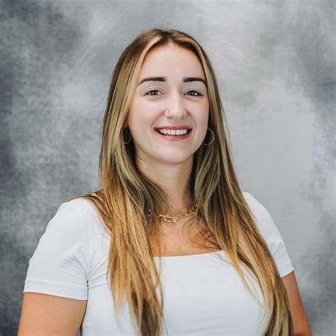 Kayla Tucker, Yorktown, VA Real Estate Associate - RE/MAX Connect