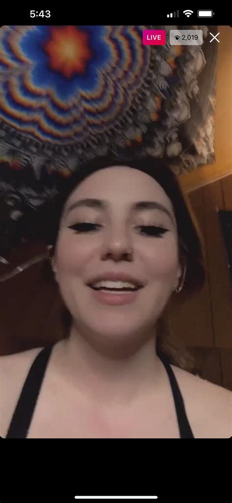 Bout to go live in shower - link I’m comments. : r/tiktoknsfw