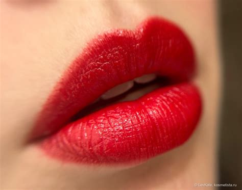 Губная помада Estee Lauder Pure Color Explicit Slick Shine Lipstick в ...